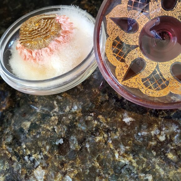 EUC Vintage Powder Puff in Beautiful Container - Unique!! - Picture 1 of 4